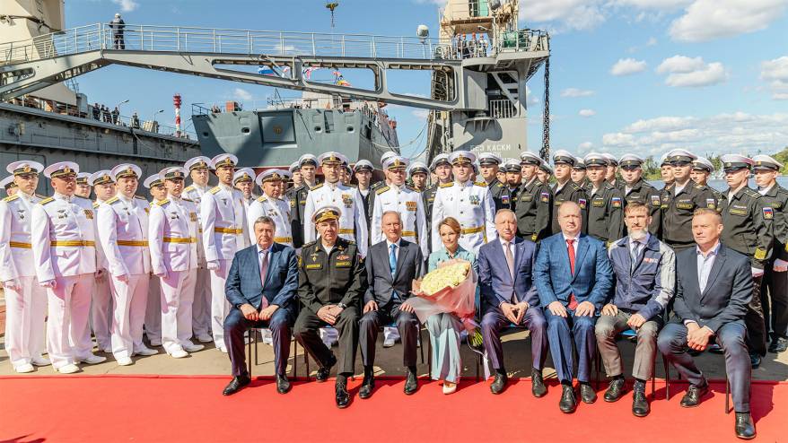 В Санкт-Петербурге спущен на воду новейший фрегат, названный именем командующего ТОФ