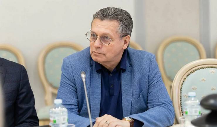 Рифат Сабитов: «Мах постепенно превращается из платформы для общения в полноценный сервис, который объединяет в себе ключевые цифровые функции для граждан РФ».