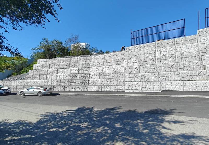 Грандиозную подпорную стену выстроили на Сабанеева во Владивостоке. Какова ее длина? Грандиозную подпорную стену выстроили на Сабанеева во Владивостоке. Какова ее длина?