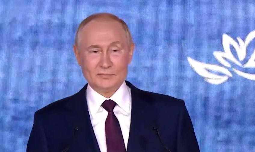 Во Владивостоке Путин сообщил, что готов встретиться с Зеленским в Москве Во Владивостоке Путин сообщил, что готов встретиться с Зеленским в Москве