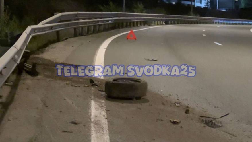 От удара вырвало колесо: жесткое ДТП устроил пьяный водитель во Владивостоке От удара вырвало колесо: жесткое ДТП устроил пьяный водитель во Владивостоке