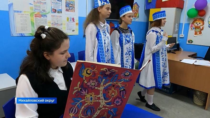 Амбициозные актеры школьного театра в Приморье готовят очередную постановку