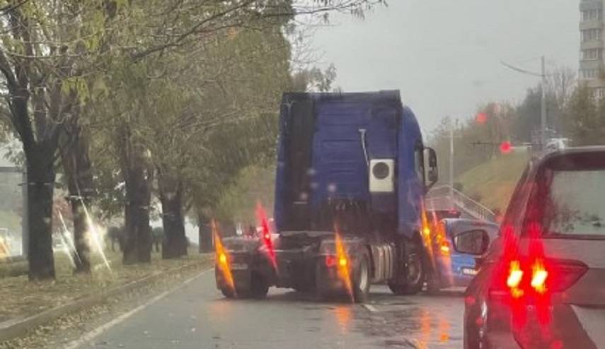 «Все колом»: многокилометровая пробка остановила движение во Владивосток «Все колом»: многокилометровая пробка остановила движение во Владивосток