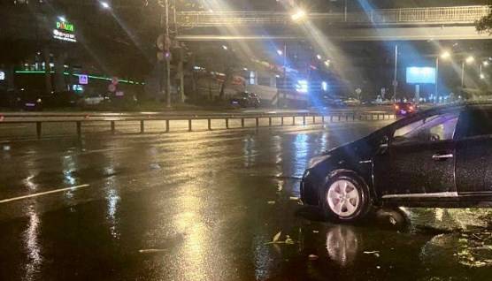 Во Владивостоке разыскивают очевидцев жуткого ночного ДТП Во Владивостоке разыскивают очевидцев жуткого ночного ДТП