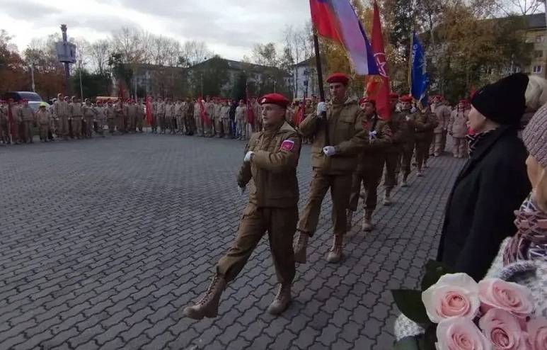 В честь погибшего подполковника ФСБ Романа Клиза проходит митинг памяти в Приморье В честь погибшего подполковника ФСБ Романа Клиза проходит митинг памяти в Приморье