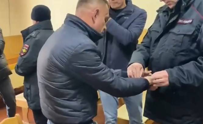 В Приморье осуждены члены ОПГ экс-главы краевой ГАИ В Приморье осуждены члены ОПГ экс-главы краевой ГАИ
