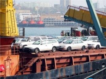 Введение утильсбора на легковые иномарки перенесли Введение утильсбора на легковые иномарки перенесли