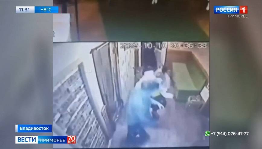 «Ворвались, ударили»: подростки напали на кафе во Владивостоке