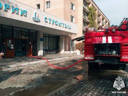 86 человек эвакуированы из-за пожара в одном из санаториев Владивостока 86 человек эвакуированы из-за пожара в одном из санаториев Владивостока