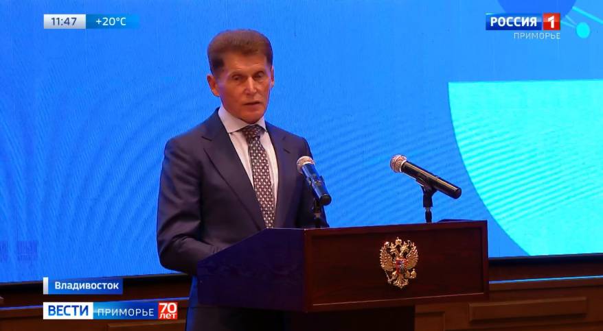 Губернатор Приморья поздравил преподавателей с Днем среднего профессионального образования