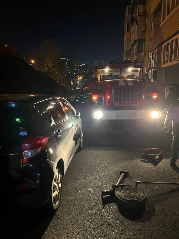 Пожарная машина не смогла проехать к месту возгорания во Владивостоке