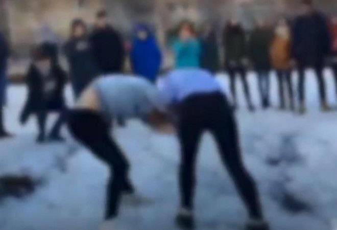 Прокуратура проводит проверку по факту драки между школьницами в Приморье