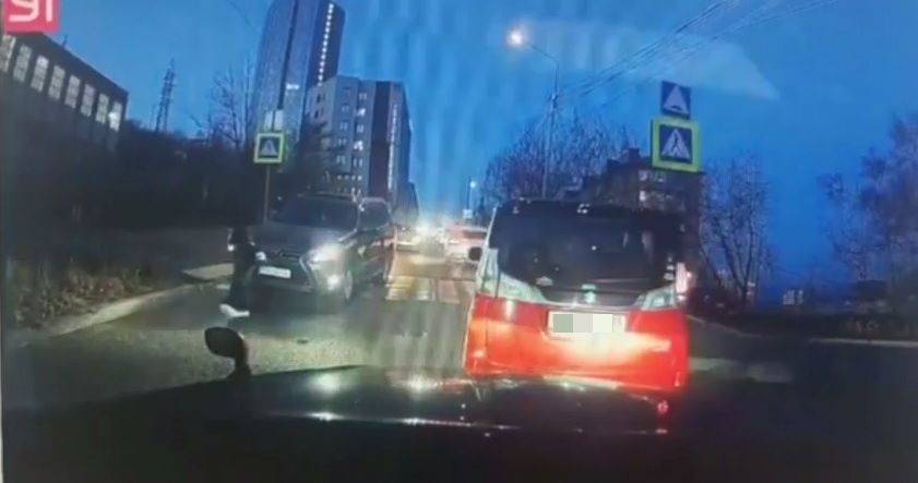 "Спасла быстрота реакции": полиция разбирается в дорожном инциденте во Владивостоке