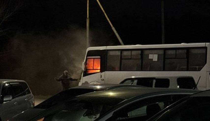 Пассажирский автобус сгорел в Артеме