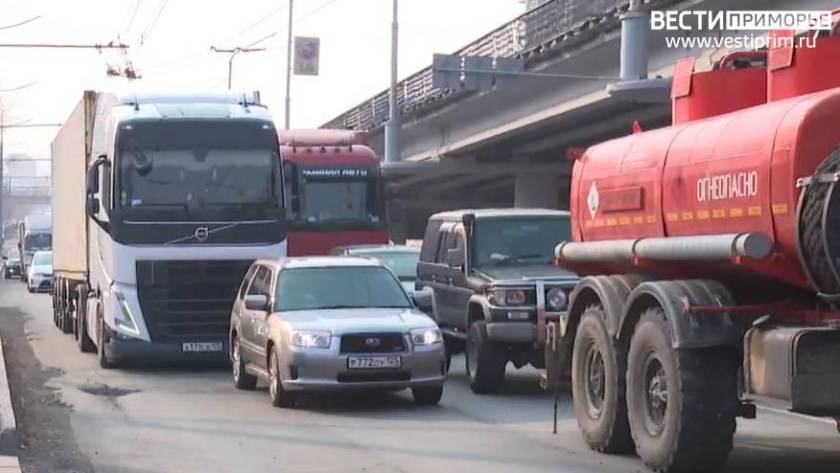 Пробка сковала движение на въезд во Владивосток