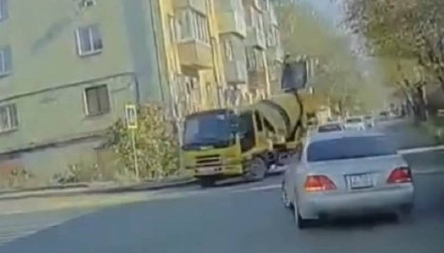 Момент «самоуничтожения»: хитрая схема автоподставщика попала на видео во Владивостоке Момент «самоуничтожения»: хитрая схема автоподставщика попала на видео во Владивостоке