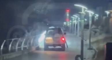 Водитель разгромил набережную на Патрокле