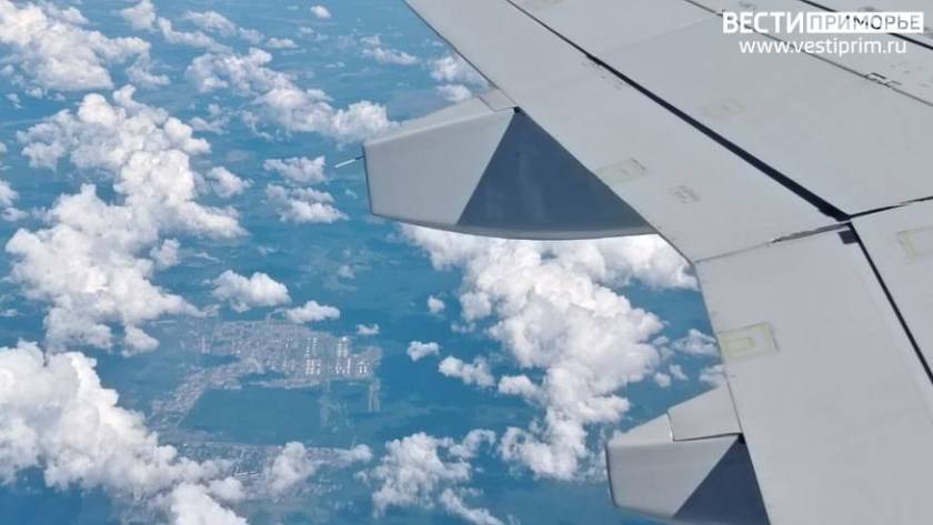 Обшивку самолета оторвало во время полета рейса Владивосток — Благовещенск