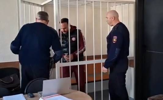 «Работала ФСБ»: в деле ОПГ во Владивостоке – судебные приказы по сомнительным распискам