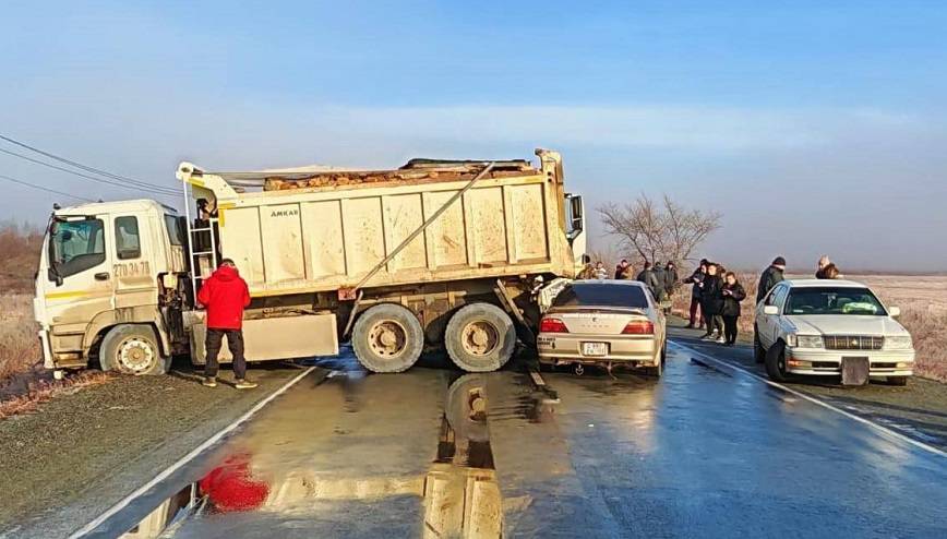 Дорога блокирована: подробности аварии на трассе Владивосток — Находка