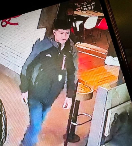 В Приморье разыскивают мужчину, домогавшегося девочки в торговом центре