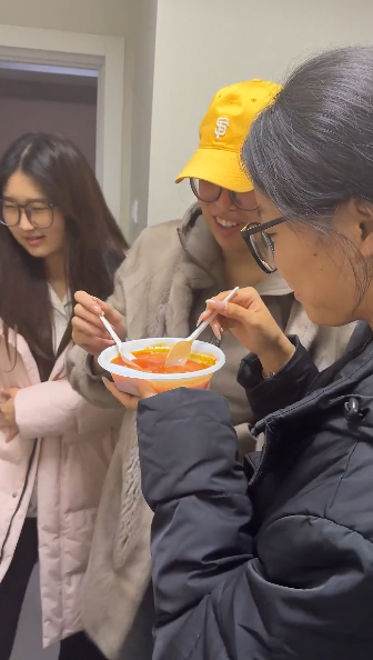 Все на русский борщ: креативно отметили День народного единства студенты ДВФУ