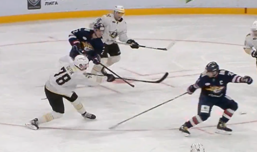 "Адмирал" проведет встречу с лидером регулярного чемпионата КХЛ "Металлургом"