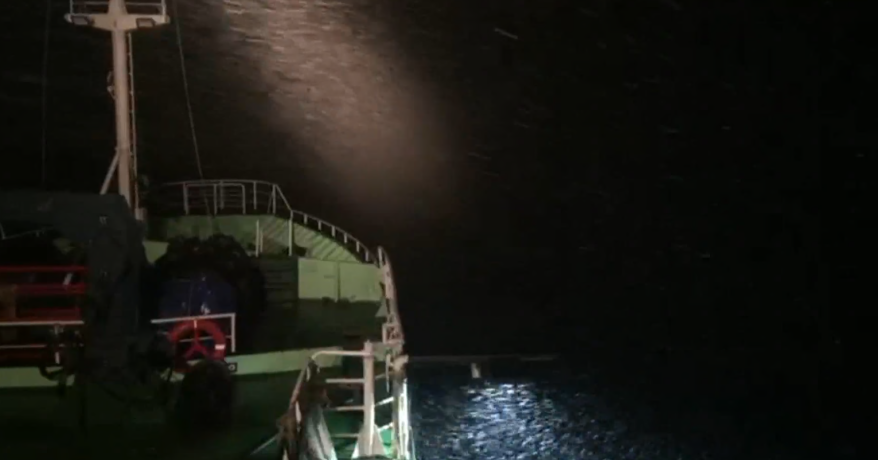 Судно село на мель у побережья Приморья