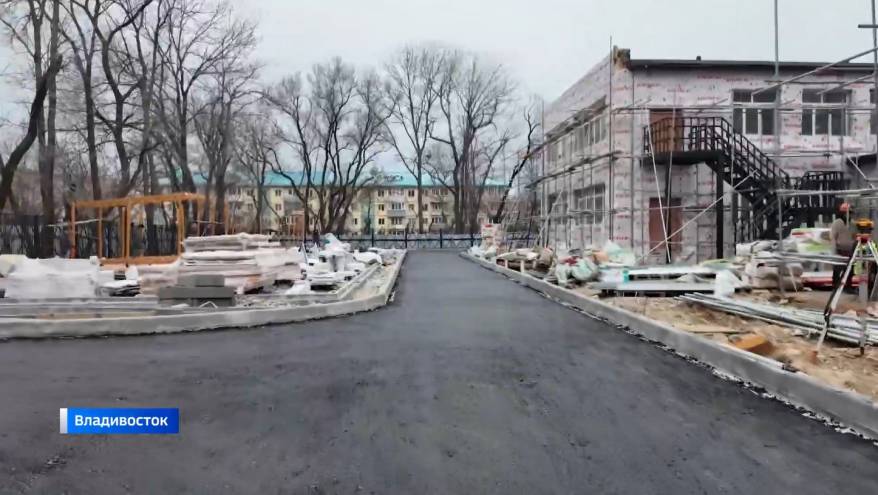 Глава Владивостока держит на контроле ход строительства детского сада на Постышева
