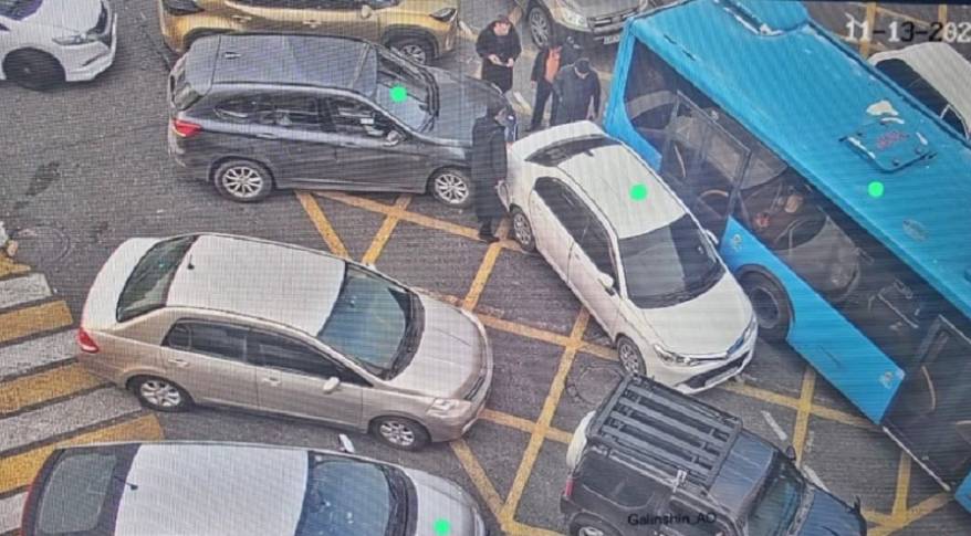 Две аварии остановили движение в центре Владивостока