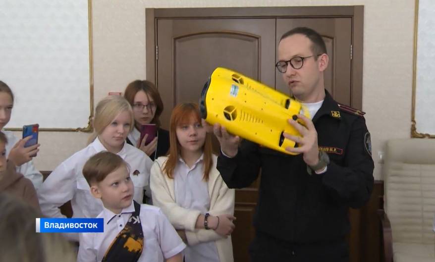 Владивостокские школьники погрузились в мир криминалистики