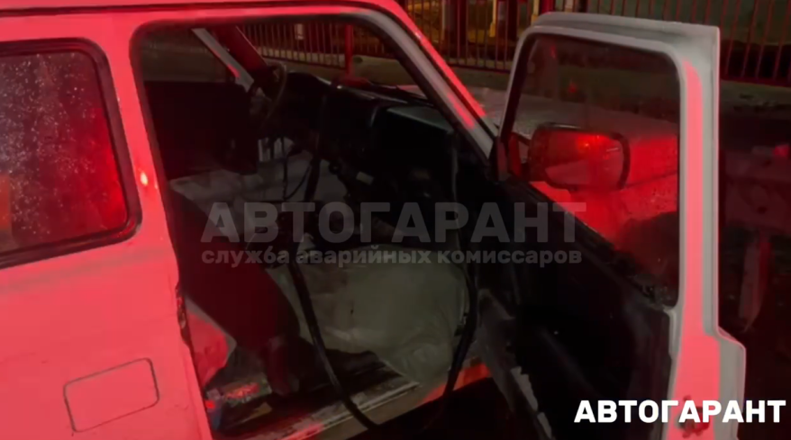 "Как на шампур": леера пронзили автомобиль в результате ДТП во Владивостоке