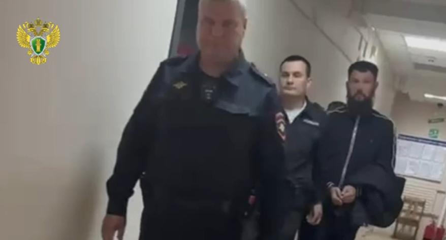 "Кидал пенсионеров": "черный риелтор" заключен под стражу в Приморье