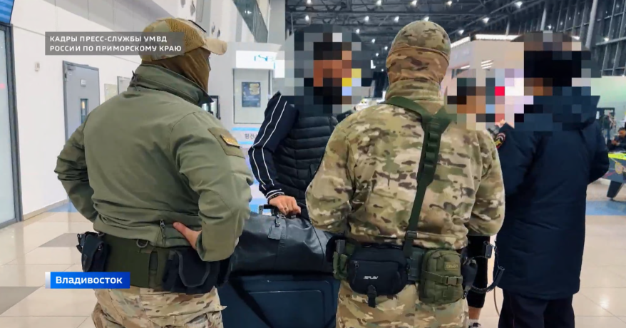 С отдыха - за решетку: силовики задержали жителя Владивостока в аэропорту