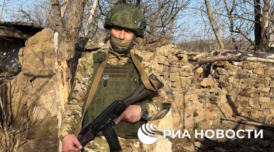 Воины группировки "Восток" за 15 минут заняли опорник противника