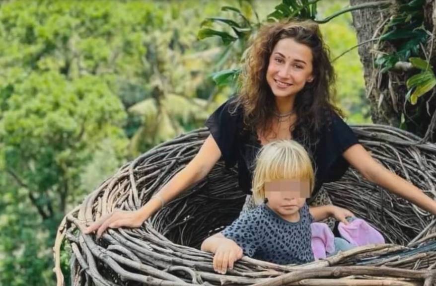 Депортированную из Таиланда Эрику Владыко в аэропорту спрятали от журналистов