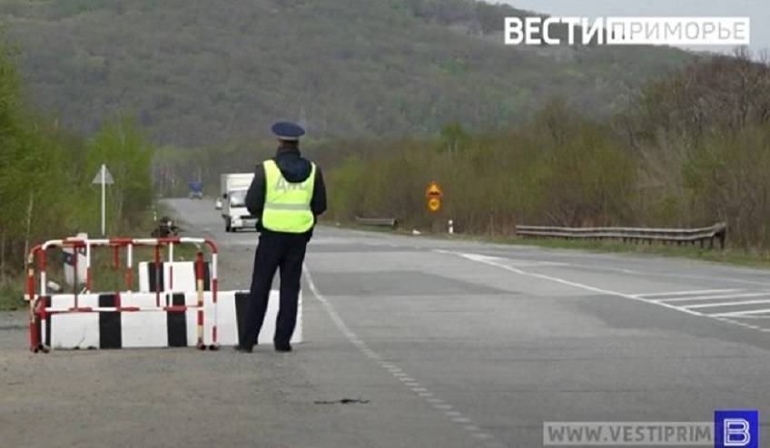 В понедельник ограничат движение автотранспорта на подъезде к аэропорту Владивостока