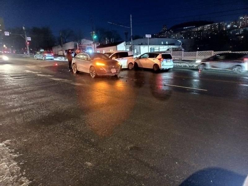 26-летняя женщина и годовалый ребенок пострадали в ДТП во Владивостоке