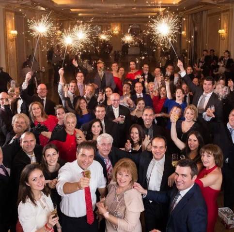 «Рассадником блуда» назвали депутаты новогодние корпоративы, призывая отказаться от них