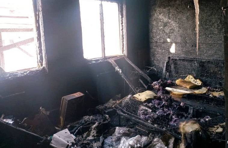 Налобный фонарь стал причиной пожара в частном доме приморца