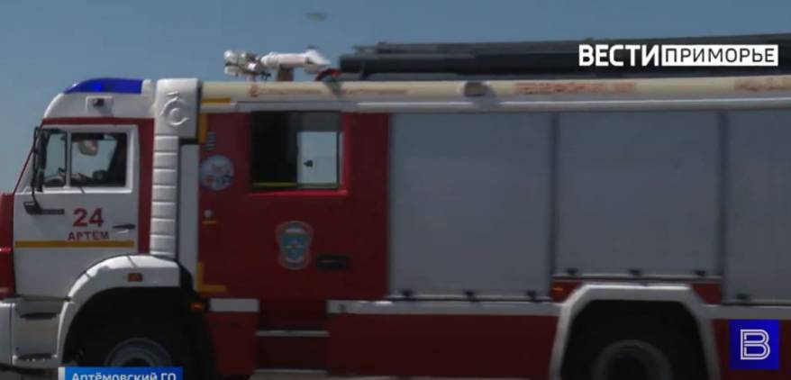 В Приморье загорелся грузовой автомобиль