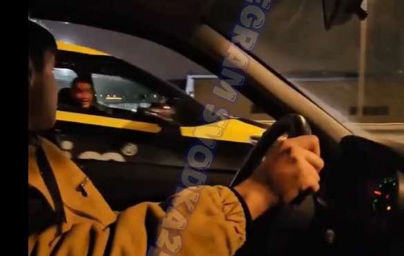 Бешеный таксист с монтировкой устроил бунт на дороге во Владивостоке