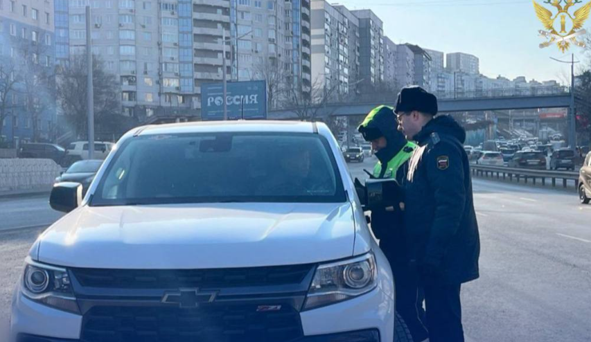 Во Владивостоке силовики "охотятся" на должников и их автомобили