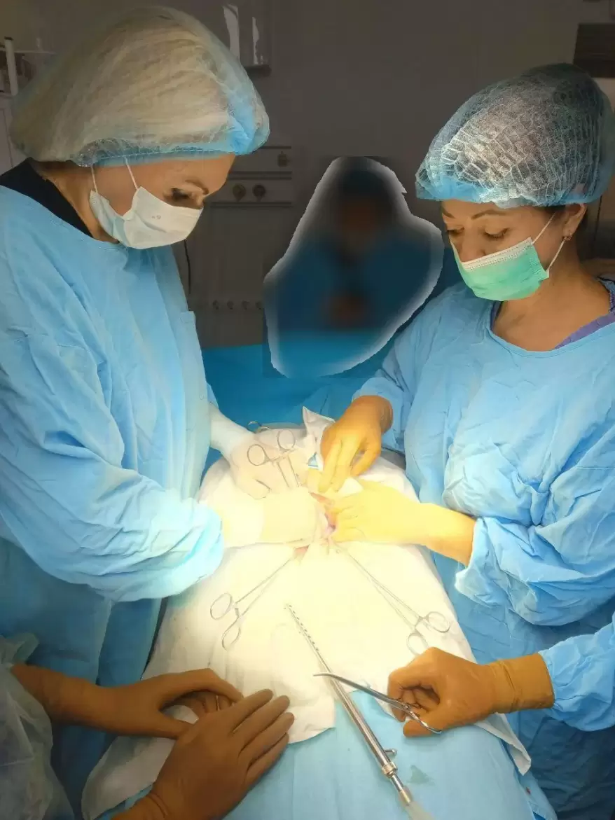 Гигантское образование обнаружили приморские врачи в теле женщины