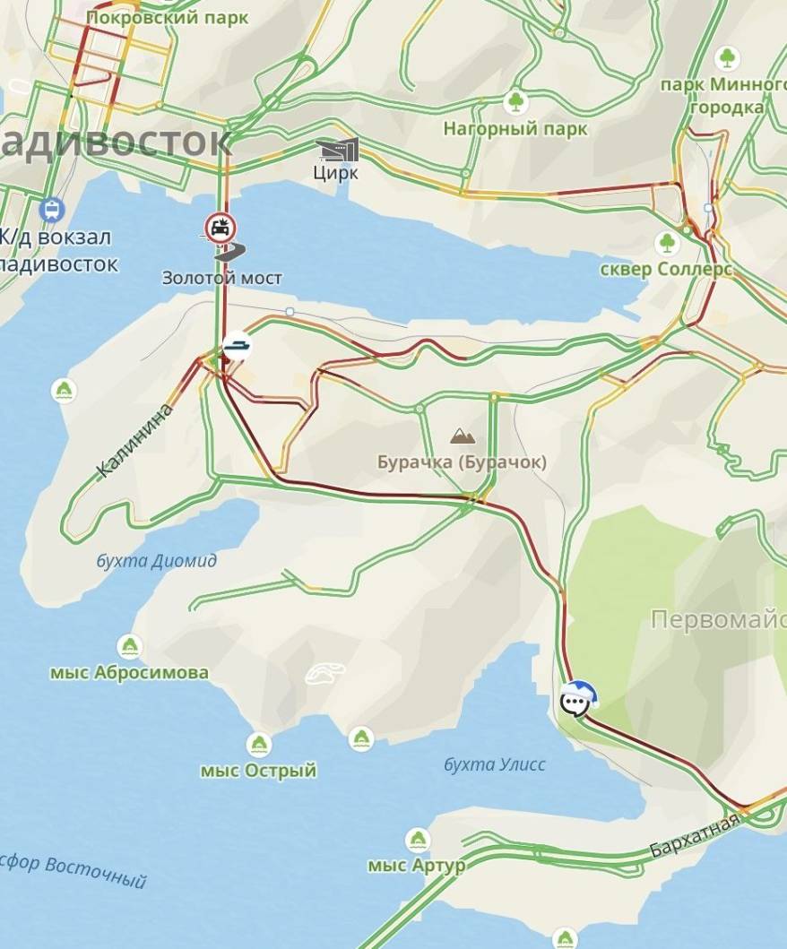 Авария на Золотом мосту парализовала движение во Владивостоке