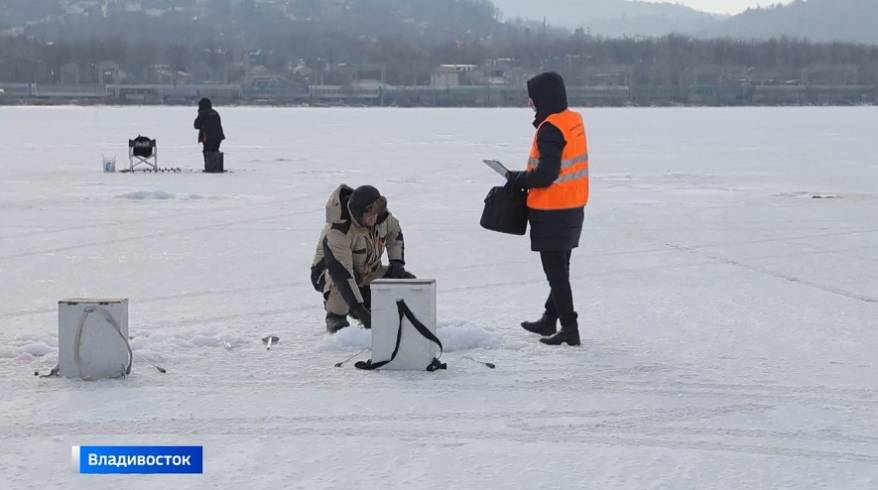 Штрафы готовы платить жители Владивостока за выход на лед