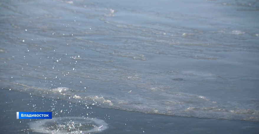 Во Владивостоке начал действовать официальный запрет выхода на лед