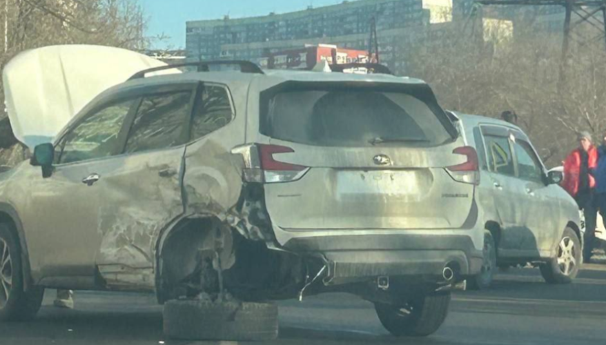 Виновник скрылся: стали известны подробности массового ДТП во Владивостоке