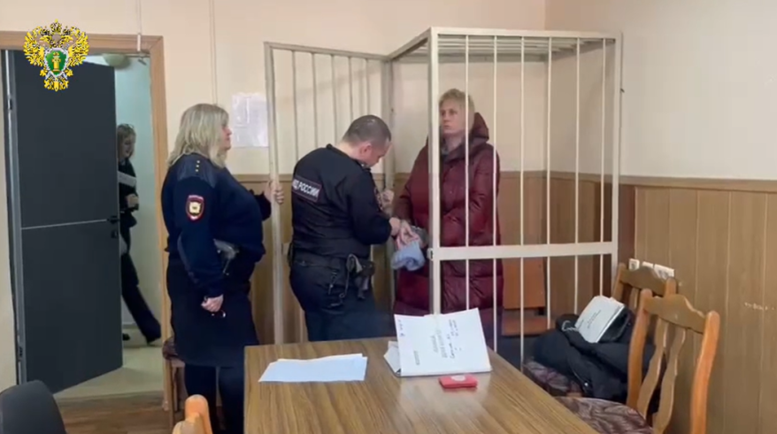 Экс-чиновницу Наталью Соколову вновь отправили за решетку во Владивостоке