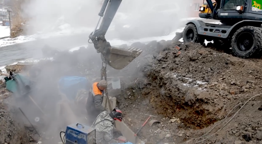 20 домов остались без отопления: во Владивостоке устраняют аварию на теплосетях